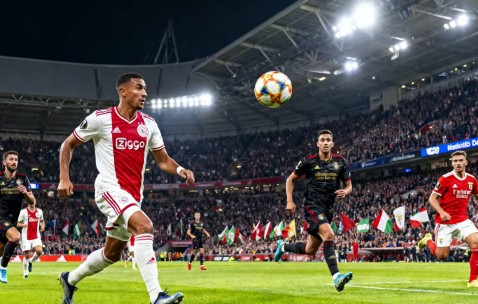 关于里程碑夜！本菲卡更衣室发声，亚冠冲刺阶段刷纪录，底气十足，赛程密集仍需轮换的信息-九游APP